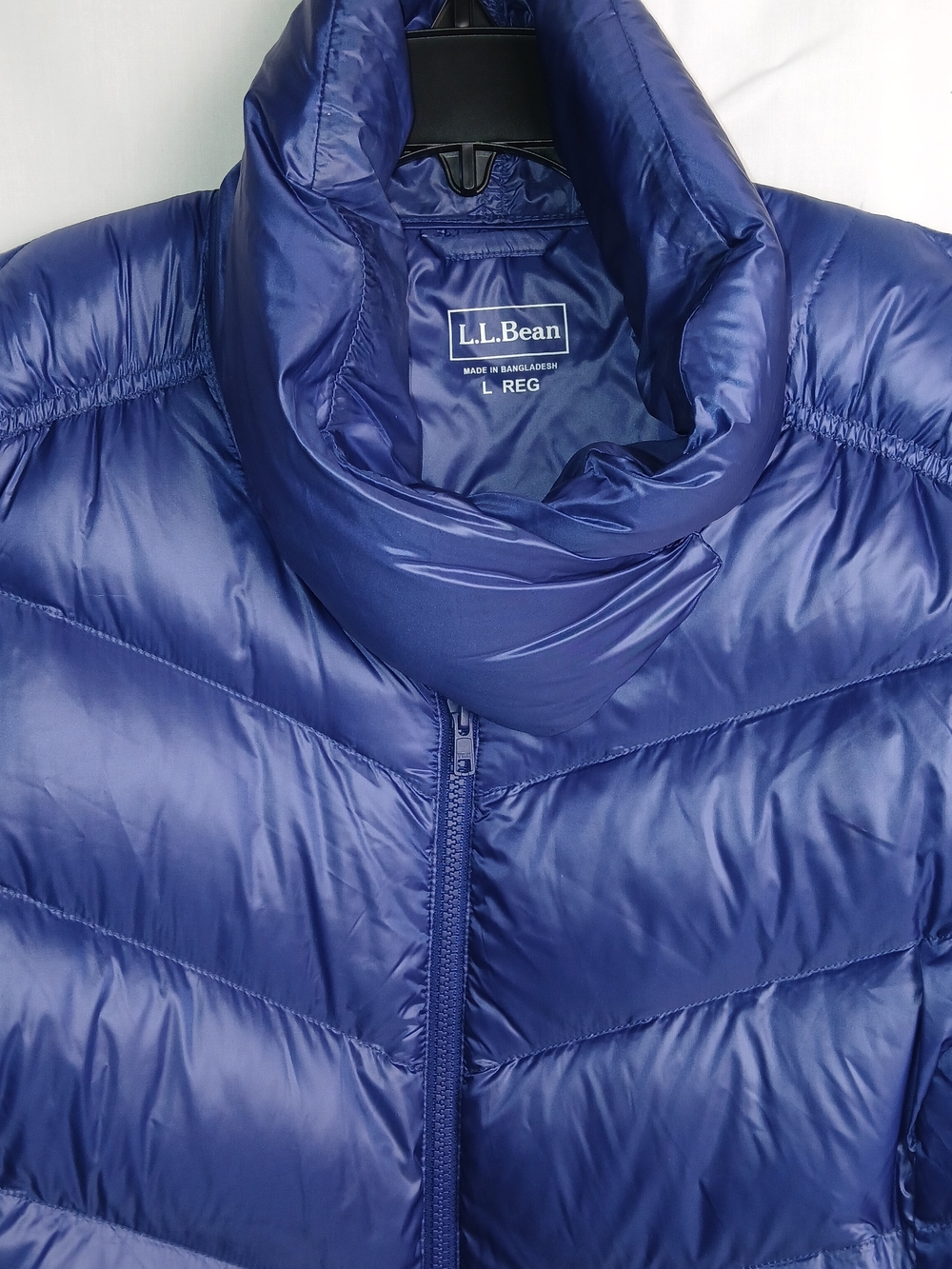 L.L. Bean Downtek Women's Puffer‎ Vest in Deep Blue - Large - Picture 2 of 9